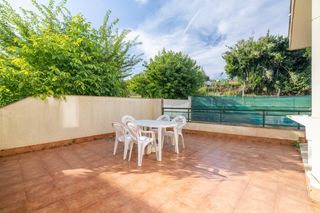Pis  Leon. Vivienda en sanxenxo con gran terraza, piscina comunitaria y a e