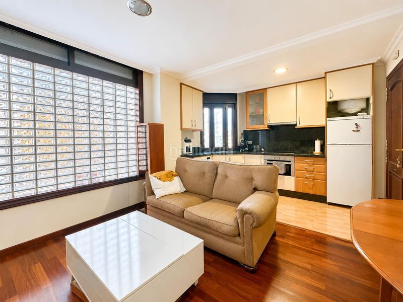 Foto ff32e975-2678-4f78-9f2b-f5ece422c877. Pis amb calefacció aparcament a Plaza España - Corte Inglés Vigo