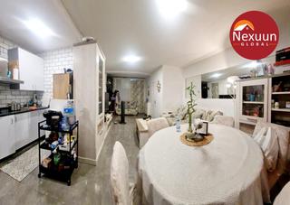 Local commercial  Carrer de ruiz de padrón. ¡fantástico y versátil local vivienda independiente en venta! lo
