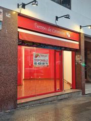 Location Local commercial à Carrer de la indústria 64. Local bien ubicado en zona de gracia