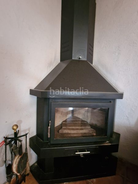 Foto 1b2c24e3-89e5-466e-a683-6153e6c26fe6. Masia amb xemeneia calefacció aparcament piscina a Preixens