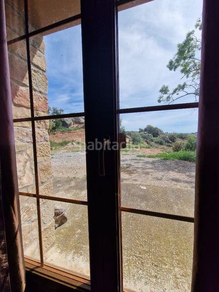 Foto 3393d12e-400d-45f3-bb46-c457abf41659. Masia amb xemeneia calefacció aparcament piscina a Preixens