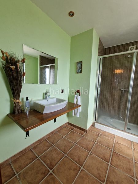 Foto 65b2edce-5871-4b1e-af61-4deef8ce7418. Masia amb xemeneia calefacció aparcament piscina a Preixens