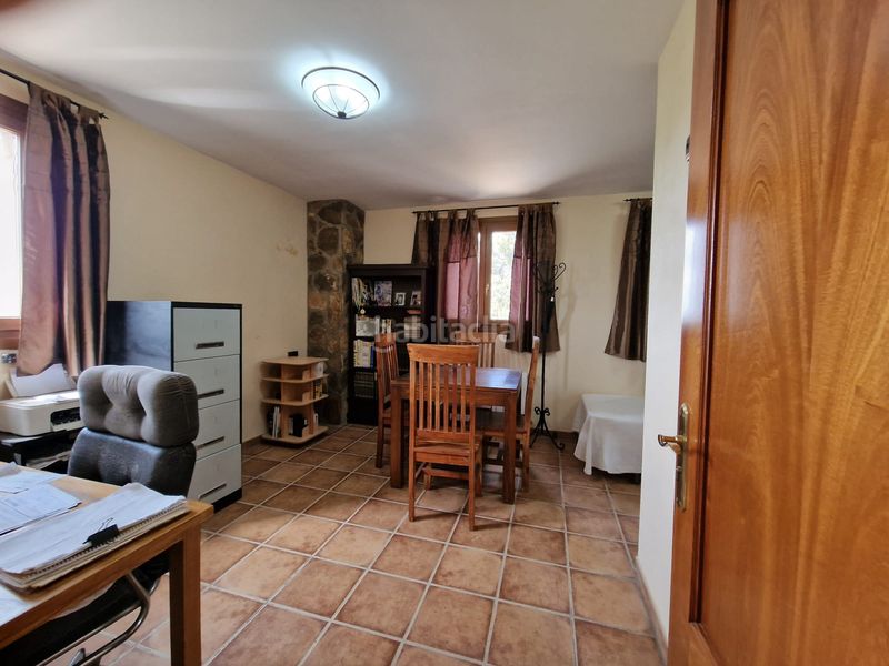 Foto 762e5045-0993-439d-b951-ba46ff569d64. Masia amb xemeneia calefacció aparcament piscina a Preixens