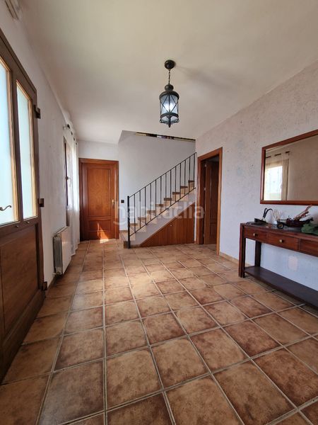 Foto 98731b9a-a672-4896-87ac-9b43b54316b2. Masia amb xemeneia calefacció aparcament piscina a Preixens