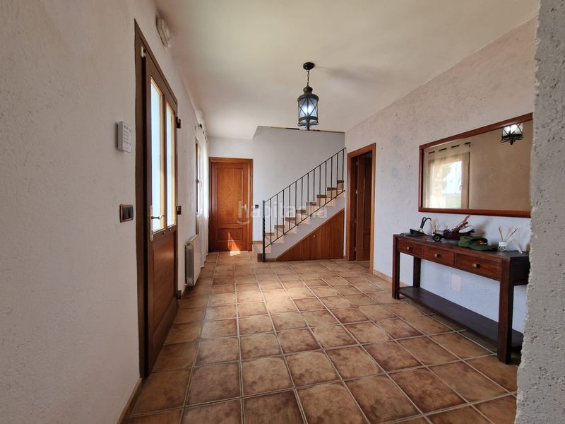 Foto b347ecbc-92ff-478f-8047-88a59a1b083b. Masia amb xemeneia calefacció aparcament piscina a Preixens