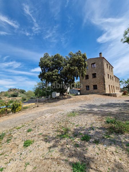 Foto bbccb899-2ad3-4905-abb9-7d7174bff219. Masia amb xemeneia calefacció aparcament piscina a Preixens