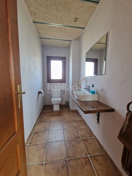 Foto caec2738-1d61-42b1-a7de-6540559490df. Masia amb xemeneia calefacció aparcament piscina a Preixens