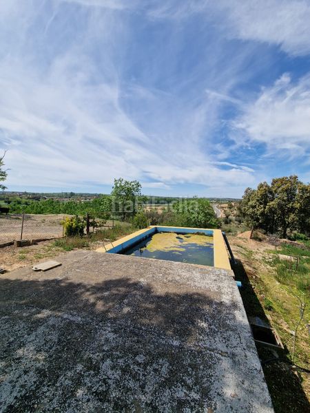 Foto d74b1df7-df9b-4c36-94aa-ca3e7224f41f. Masia amb xemeneia calefacció aparcament piscina a Preixens