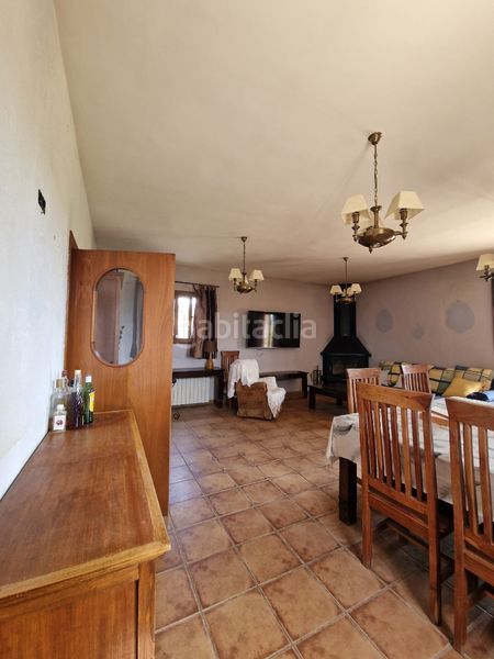 Foto dca111ba-538b-42be-ae70-18f598c1f8e1. Masia amb xemeneia calefacció aparcament piscina a Preixens