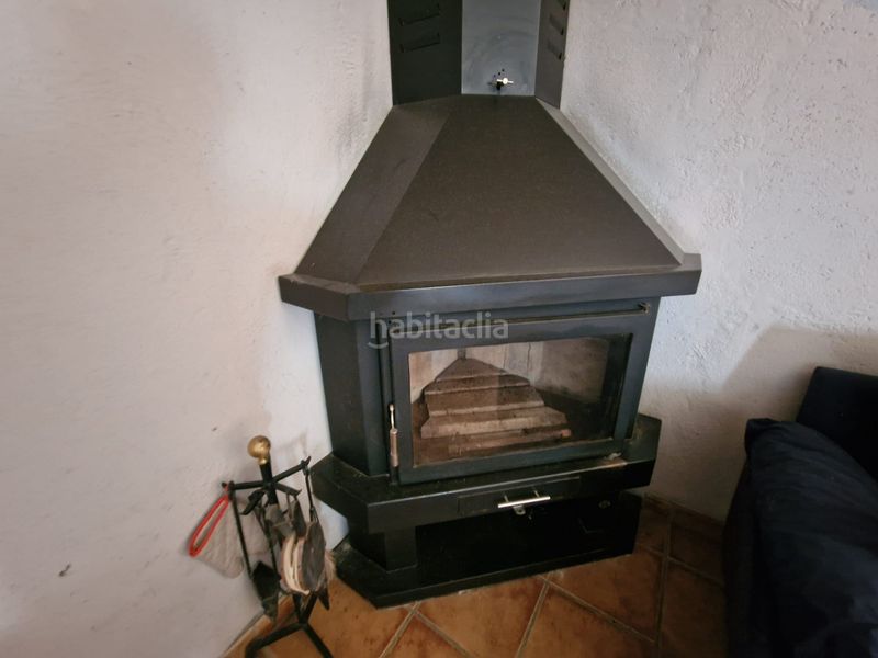 Foto dd78894b-dbff-4ba0-848a-7db2398f472f. Masia amb xemeneia calefacció aparcament piscina a Preixens