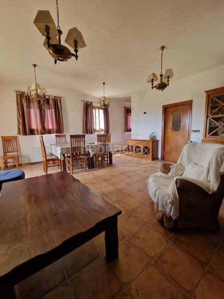 Foto ded576a4-db16-47d5-b2b1-b5876cce80fa. Masia amb xemeneia calefacció aparcament piscina a Preixens