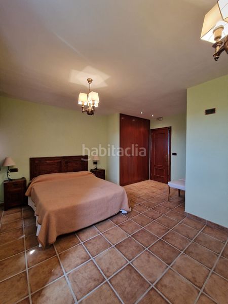 Foto f41f04b7-5a78-47e9-afcc-5a902a54f066. Masia amb xemeneia calefacció aparcament piscina a Preixens