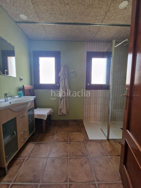 Foto fbbc982c-f43e-4671-b9ed-fa51337e2690. Masia amb xemeneia calefacció aparcament piscina a Preixens