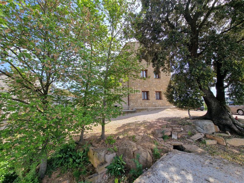 Foto ff283558-7b65-494b-8105-a8c4deab76d5. Masia amb xemeneia calefacció aparcament piscina a Preixens