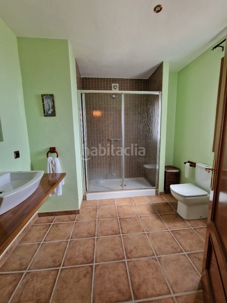 Foto baf28be1-6a85-4ea3-b72c-0a55aa4e7501. Masia amb xemeneia calefacció aparcament piscina a Preixens
