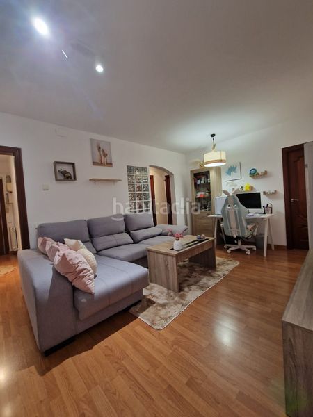 Foto 2121f495-4f65-4a47-a916-3fb862d34ef7. Pis amb calefacció a Turó de la Peira Barcelona