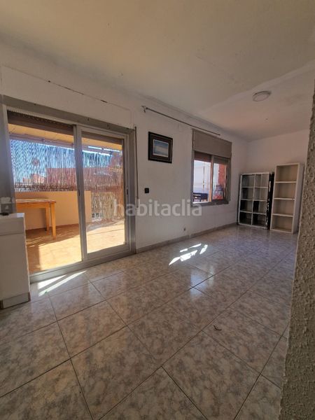 Foto 1228e90a-11e4-4104-9970-79e7b8594647. Àtic a Roquetes Barcelona