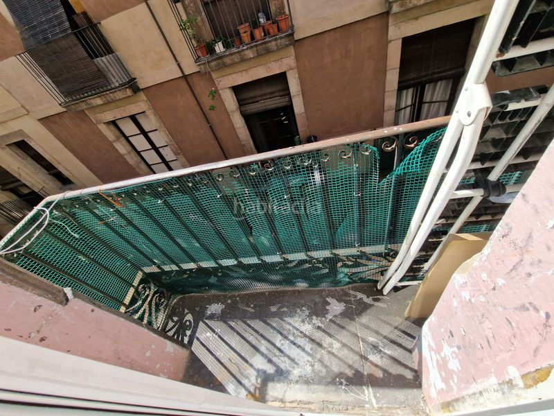 Foto 56f6c913-aeb9-4a51-b84e-d6bbd5c7fe4b. Pis a Raval Barcelona