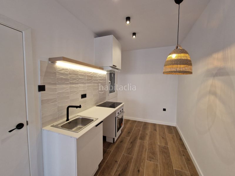 Foto 2cb05799-0159-4067-8e38-d10caf9ffe19. Local comercial a Porta Barcelona