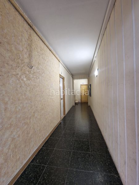 Foto c017c4bf-3a9c-4966-98d2-ef16ea83bfb6. Local comercial a Porta Barcelona