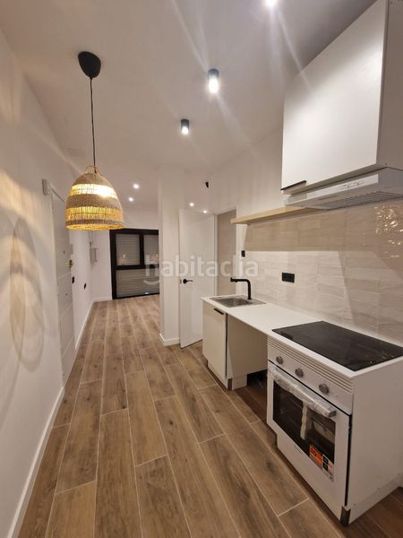 Foto f7dd9863-230d-42c1-90c6-4706f1308a16. Local comercial a Porta Barcelona