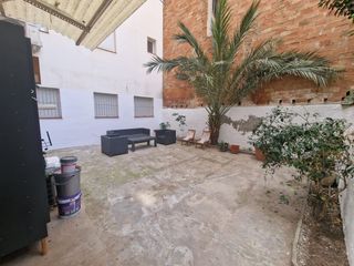 Pis  Carrer de la maladeta. Acogedor piso en venta en porta barcelona