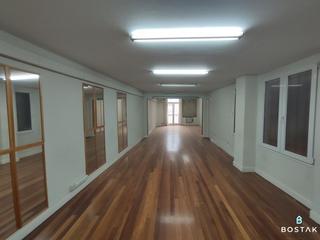 Rent Office space in Plaza Circular. Oficina en alquiler en plaza circular. perfectamente preparada p