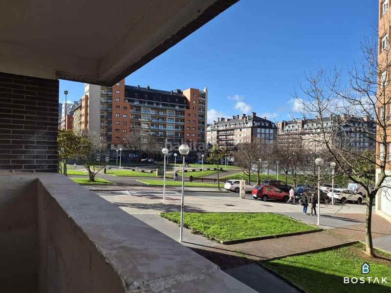 Foto 94cbee66-dc78-4fce-83c5-8779927bc523. Alquiler local comercial local en alquiler en miribilla, buen estado en Bilbao