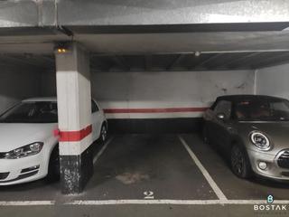 Lloguer Aparcament cotxe a Abandoibarra - Guggenheim. Parcela de garaje en alquiler en el ensanche de bilbao