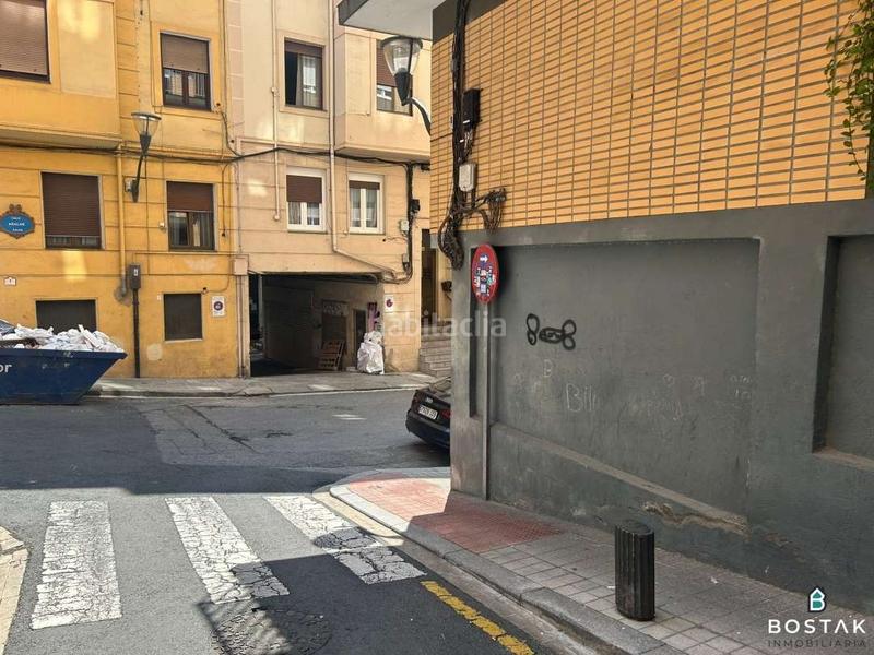 Foto c38de8a9-98f5-402d-9ba2-37cc92536536. Posto auto in Barrio de Uribarri Bilbao