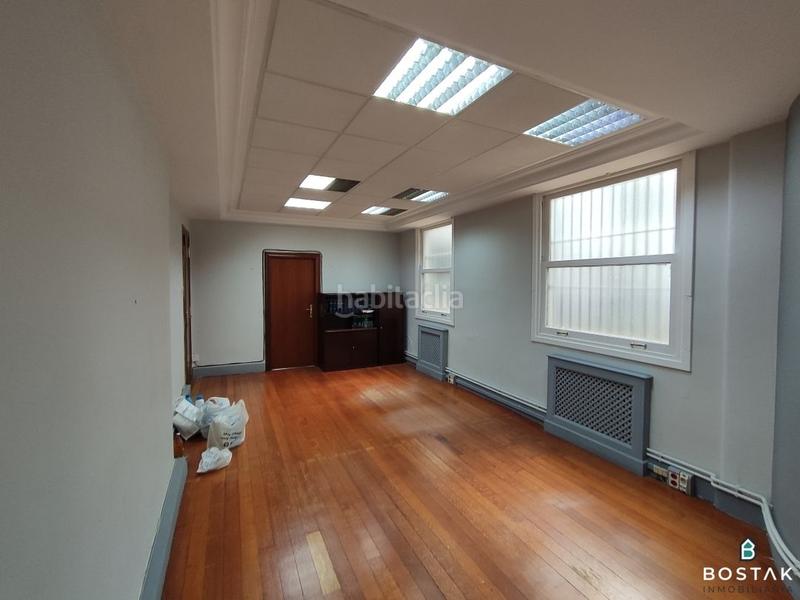 Foto 34f3d4f0-ab08-4bd7-a655-60359cfbab9e. Location bureau avec chauffage dans Zabalburu Bilbao