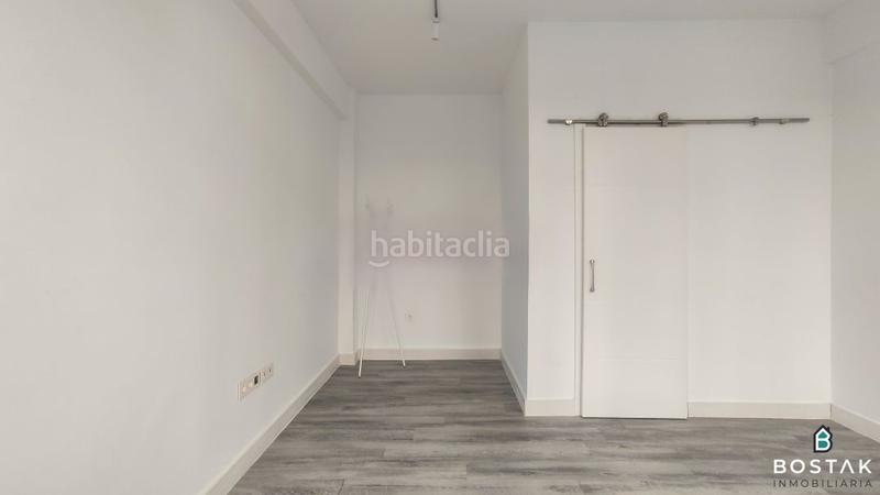 Foto f173e60f-2501-4354-95c7-91bbb2354d02. Local commercial dans Ametzola Bilbao