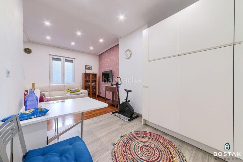 Foto 137fadb2-65c8-4101-b4c6-2aaa6652786d. Piso  en venta la vieja, balcón en Bilbao la vieja Bilbao