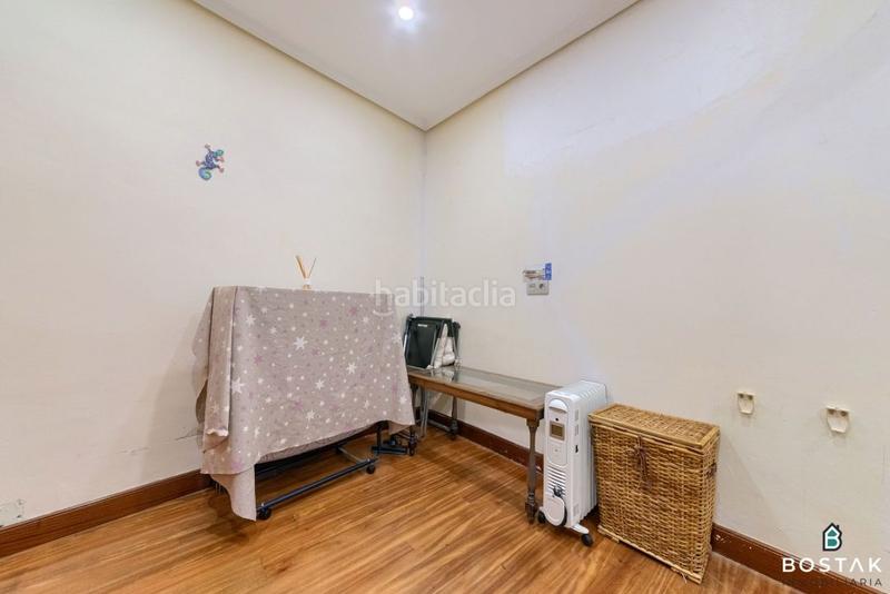 Foto 220d03fc-9e5e-431d-b53b-a6da06299373. Piso  en venta la vieja, balcón en Bilbao la vieja Bilbao