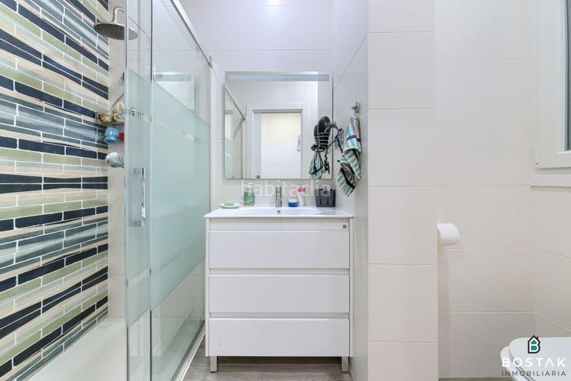 Foto 36ab8274-626f-47c5-a5f8-0ccef4f51e90. Piso  en venta la vieja, balcón en Bilbao la vieja Bilbao