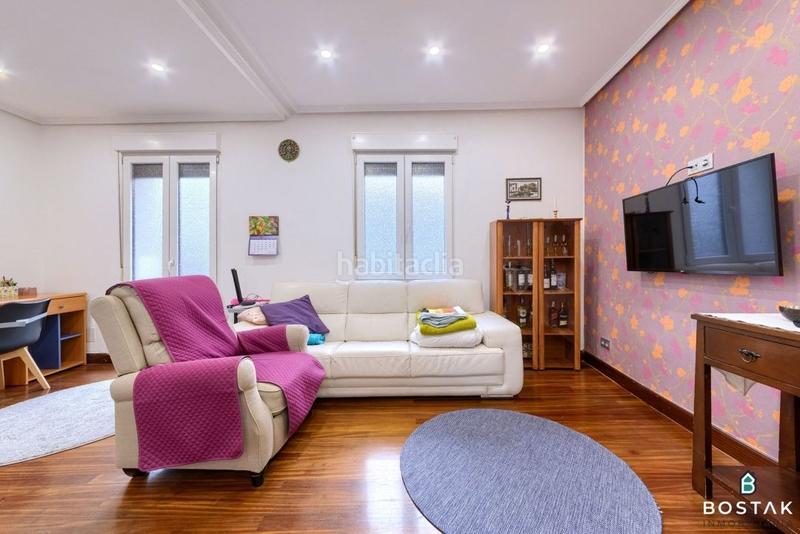 Foto 3f500727-7c9c-4d6e-8502-6b47bb8c0255. Piso  en venta la vieja, balcón en Bilbao la vieja Bilbao