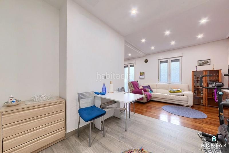 Foto 9ed90c56-95e1-4c2a-8151-67a669854870. Piso  en venta la vieja, balcón en Bilbao la vieja Bilbao