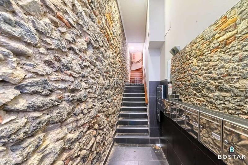 Foto b9af67ce-aa57-4b8e-936c-f23a670b9c5c. Piso  en venta la vieja, balcón en Bilbao la vieja Bilbao