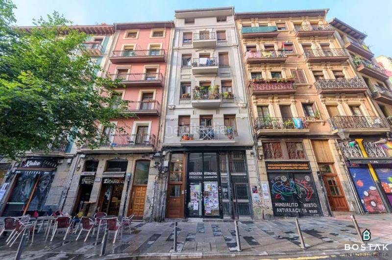 Foto cd39cd05-6582-44fb-b3e5-aff273987a52. Piso  en venta la vieja, balcón en Bilbao la vieja Bilbao