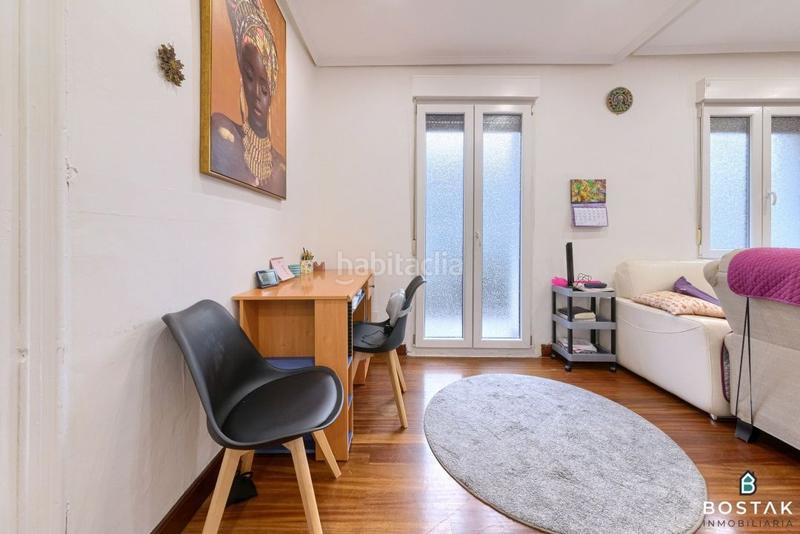 Foto d22ff0c2-c96d-4c87-9e85-c790a3d54c5d. Piso  en venta la vieja, balcón en Bilbao la vieja Bilbao
