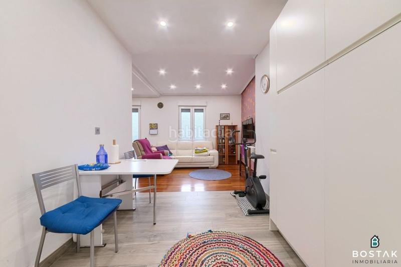 Foto f1953a66-f508-4055-8316-35fa702d622c. Piso  en venta la vieja, balcón en Bilbao la vieja Bilbao