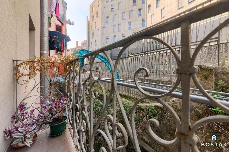 Foto ffe23b25-db82-4360-a43f-e295920f4c34. Piso  en venta la vieja, balcón en Bilbao la vieja Bilbao