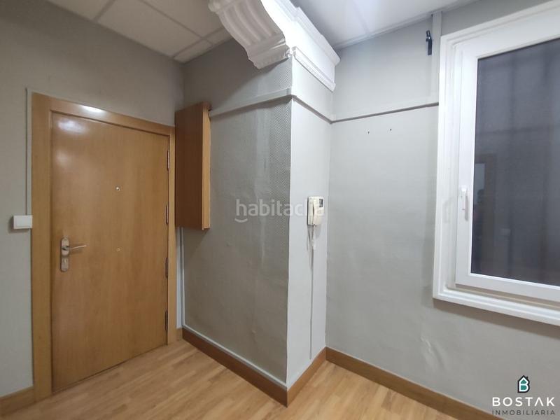 Foto e5113c42-6765-42e5-befa-e7a467fe6bb1. Rent office space with heating in Plaza Circular Bilbao
