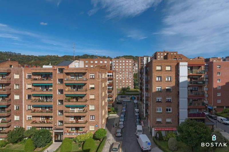 Foto eb75812c-27c3-404a-acf2-b006f8b26d37. Flat with heating in Begoña Bilbao