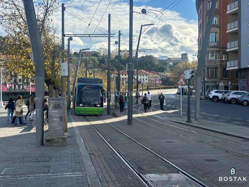 Foto ba30672f-f868-496b-bfe6-6b89f525ce39. Affitto locale commerciale in uribitarte pasealekua 1 in Bilbao