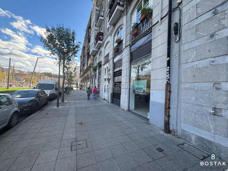 Foto 65ed0ca7-9a5f-4116-b8db-c4b661c2419b. Lloguer local comercial a uribitarte pasealekua 1 a Bilbao