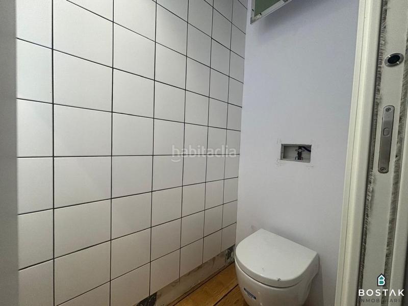 Foto 2ef2b4ea-5319-45e8-9d88-aea4f9bb5f07. Location local commercial dans uribitarte pasealekua 1 dans Bilbao