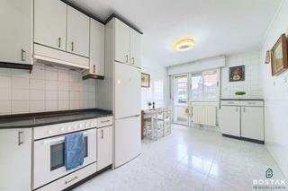 Pis  Zurbaranbarri auzoa. Piso de 3 habitaciones en zurbaranbarri