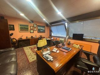 Rent Office space in Campo de volantín pasealekua 24. Oficina en pleno campo volantín